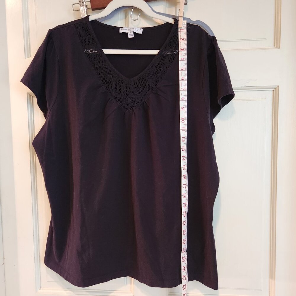 Mandarin Blue Lace Trim‎ V-Neck Tee Black / Size 3X - Picture 5 of 8